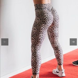 Leopard scrunch Zyia leggings